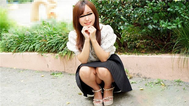 可爱小妹偷偷拍AV满足色欲男友！嫩滑无毛翘臀美人尽展